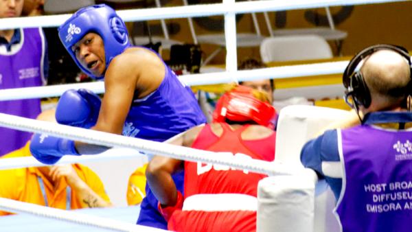 Shields (left) vs. Yenebier Guillén Benítez, 2015 